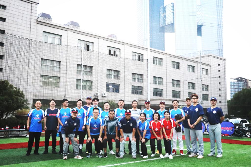 外国语学院与江苏领航集团开展棒球友谊赛